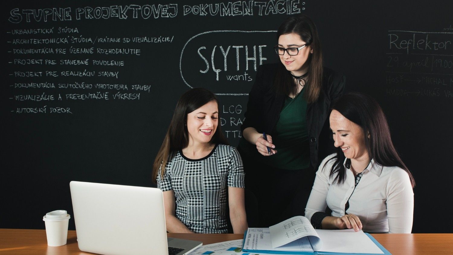 How Multilingual Learning Improves Knowledge Retention